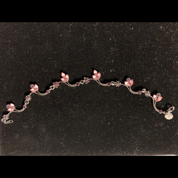 Beautiful Vintage Bracelet 7 inches - Picture 1 of 1